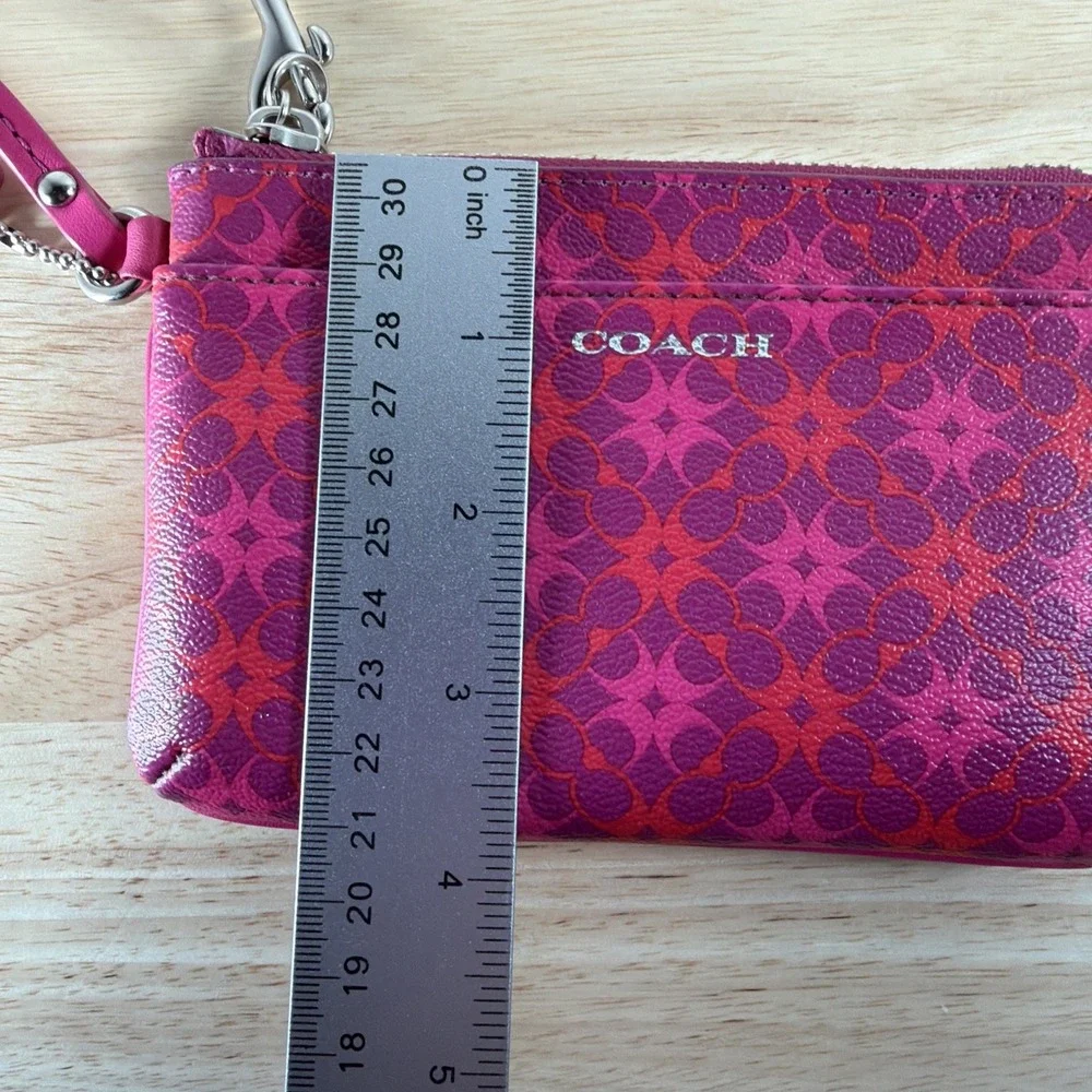 Coach 50480 Waverly Signature Wristlet Purse Case Clutch Pouch Magenta